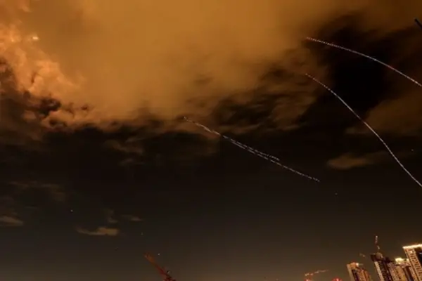 Donald Trump busca destrabar el conflicto con Irán y evalúa una reunión en Pakistán