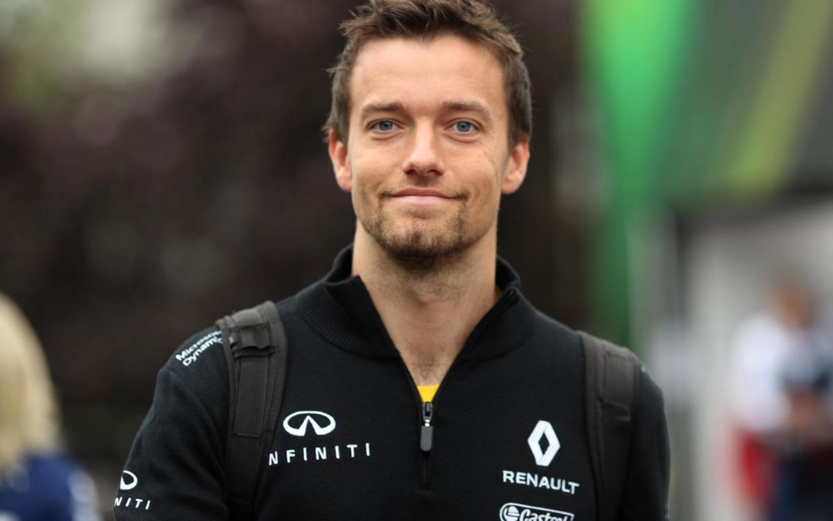 EX COMPETIDOR. Joylon Palmer es quien asegura que los caminos de Verstappen y Mercedes volverán a cruzarse.