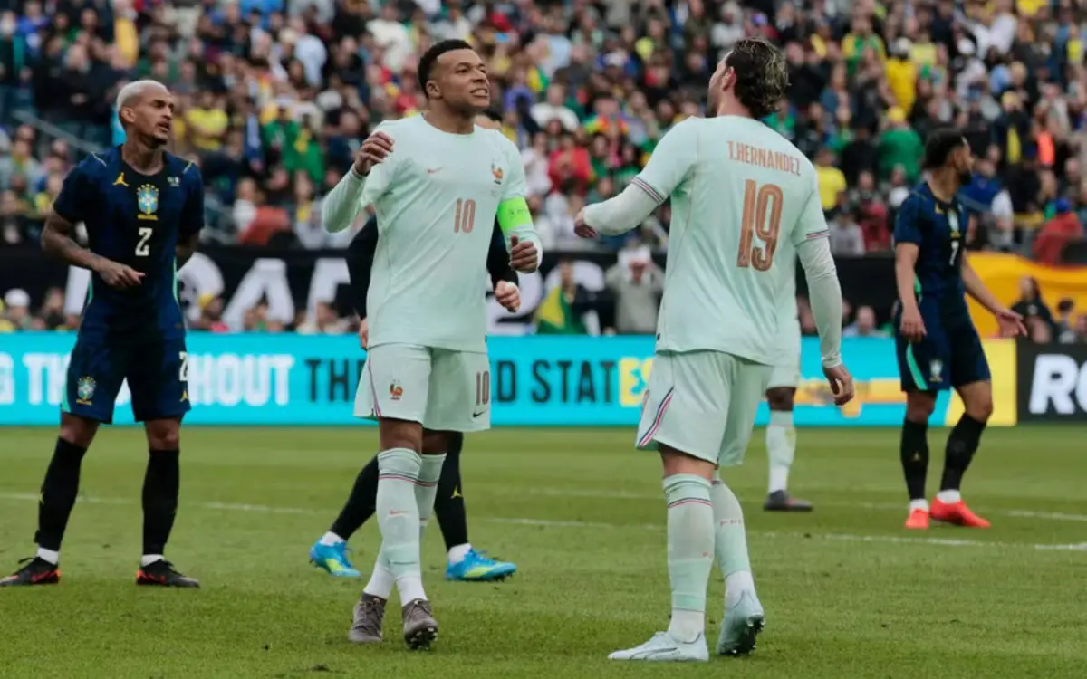 VICTORIA. Los Galos se quedaron con el encuentro frente a la canarinha por 2 a 1.