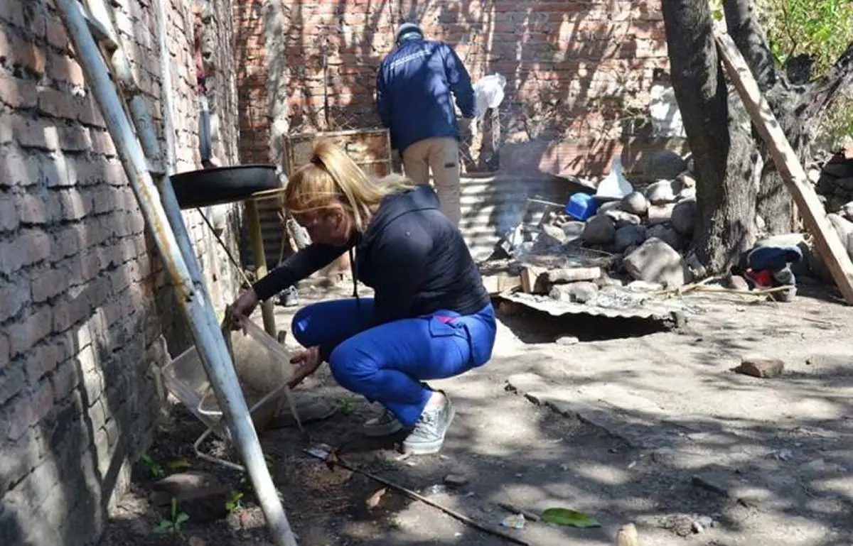El descacharreo forma parte del protocolo de prevención del dengue y la chikungunya.
