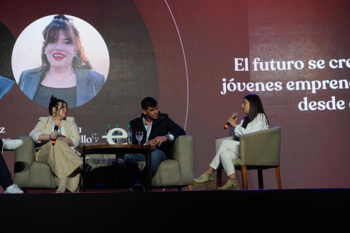 EXPOSICIÓN. Florencia de Zavalía (Zelmira Learning), Ramiro Muñoz (SALVITA), Carolina Gammariello (CGCarteras) en Endeavor NOA de Salta, el año pasado. LA GACETA / FOTO DE MERCEDES MOSCA