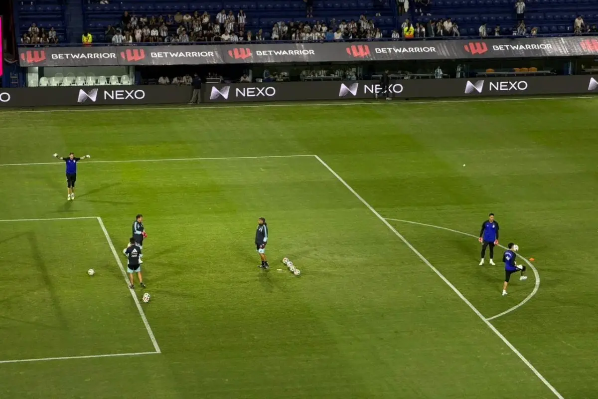 Los arqueros realizan la entrada en calor