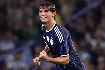 Mirá el golazo de Nico Paz para aumentar la ventaja albiceleste