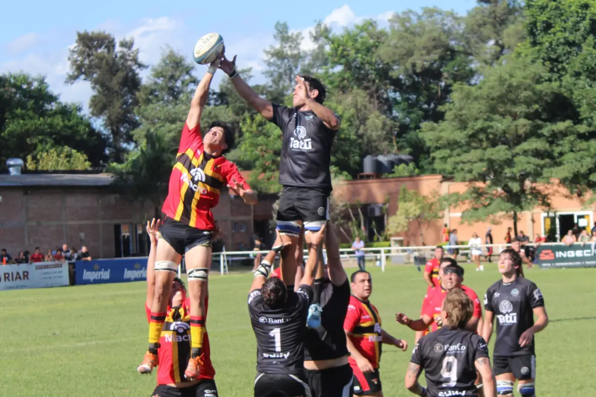 VICTORIA. Los Porpurados lograron el acceso a la fase de grupos del Torneo del Interior B.