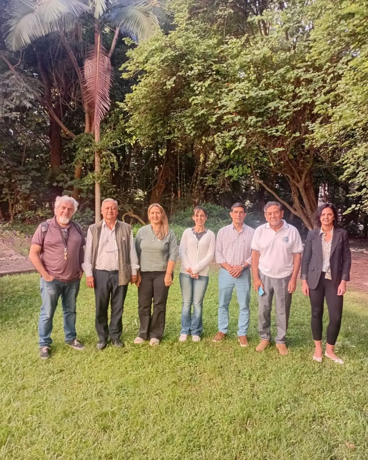 EN LA FUNDACIÓN LILLO. David Flores, Luis Erazzu, Daniela Fontana, María Inés Mercado, Sebastián Buedo, Juan González y Pamela Such.