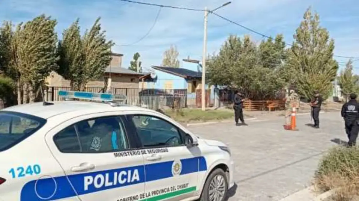 La presunta agresora fue quien se comunicó con la policía para denunciar el ataque a su esposo. 