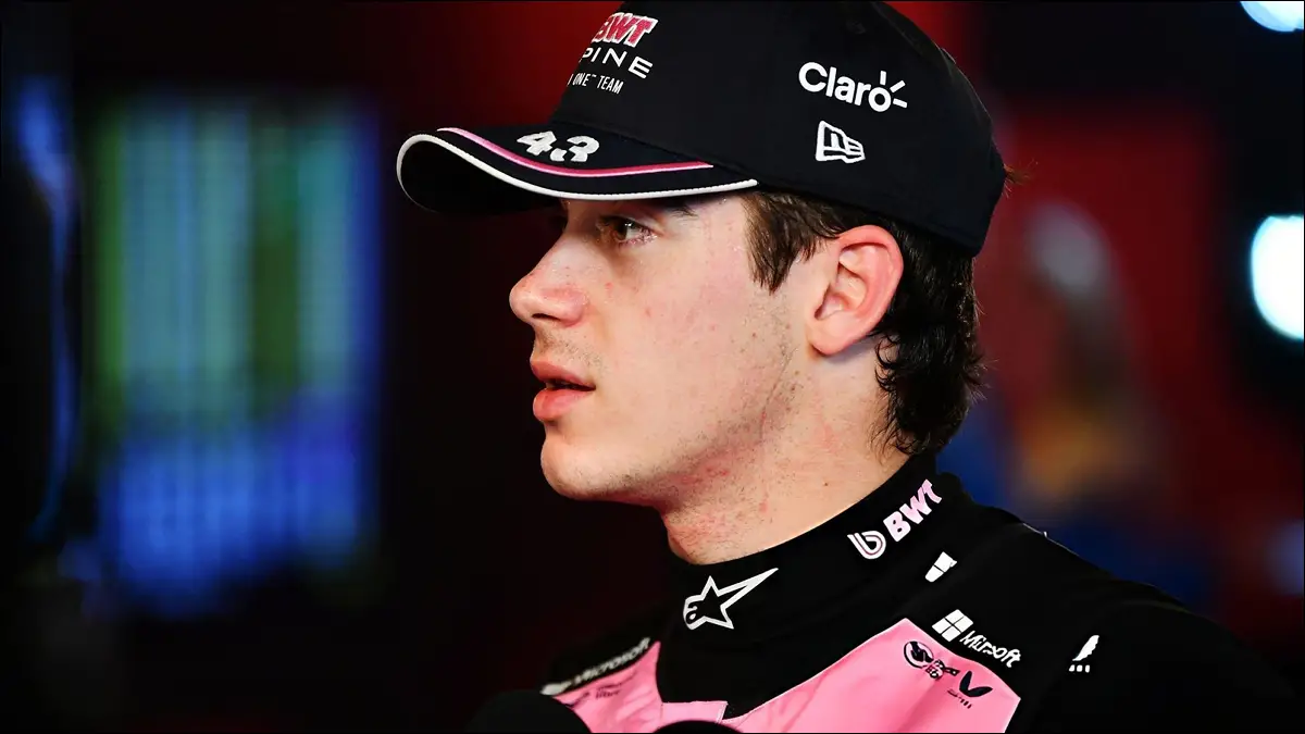 PELEA EN PISTA. Colapinto quedó atrapado en el pelotón medio y no pudo progresar posiciones.