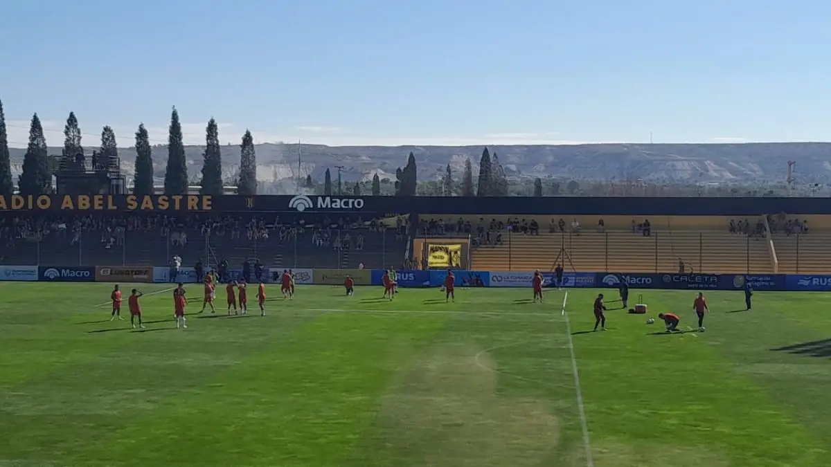 El Santo ya hace la entrada en calor