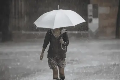 Hay alerta amarilla por tormentas y fuertes vientos para domingo: cuatro provincias afectadas