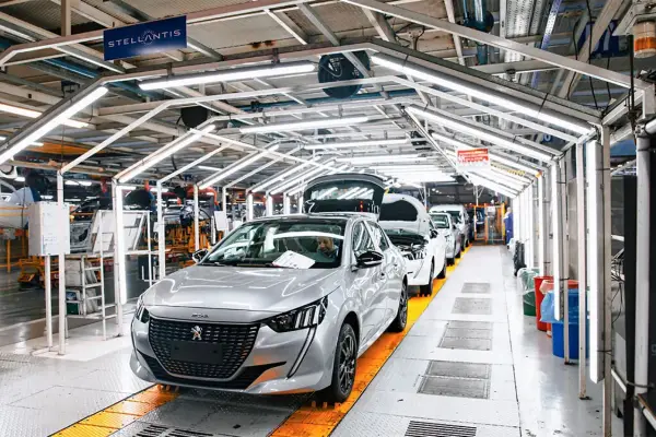 Cae la exportación de autos: Stellantis reducirá la producción y prepara retiros voluntarios en El Palomar