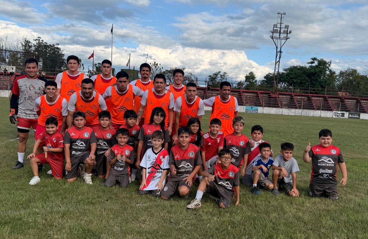 CONJUNTO. Luis Miguel Rodríguez posando con el equipo que lo tiene como flamante refuerzo y principal figura.