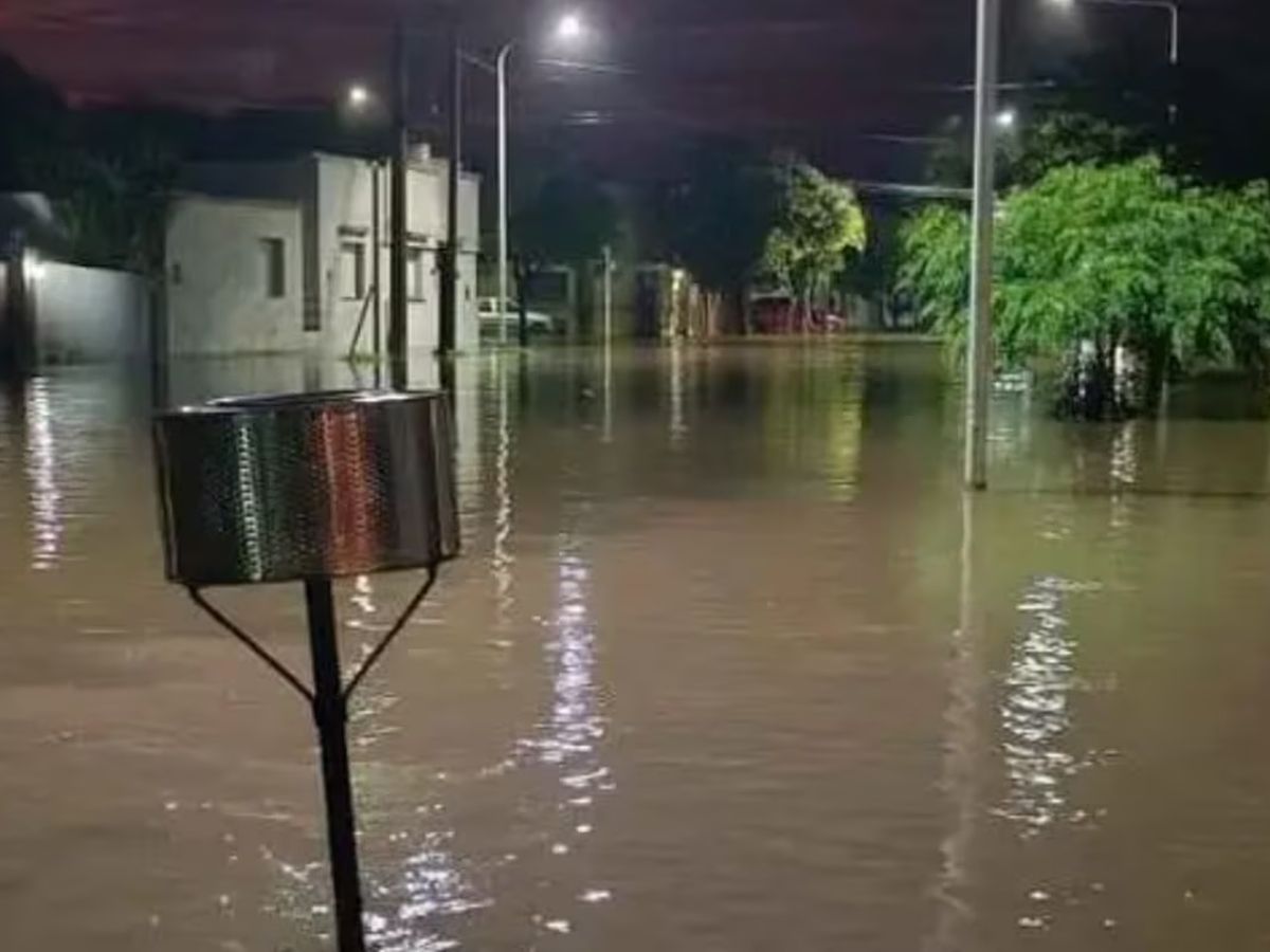 Inundaciones en Córdoba: un pueblo quedó cubierto de agua tras el temporal