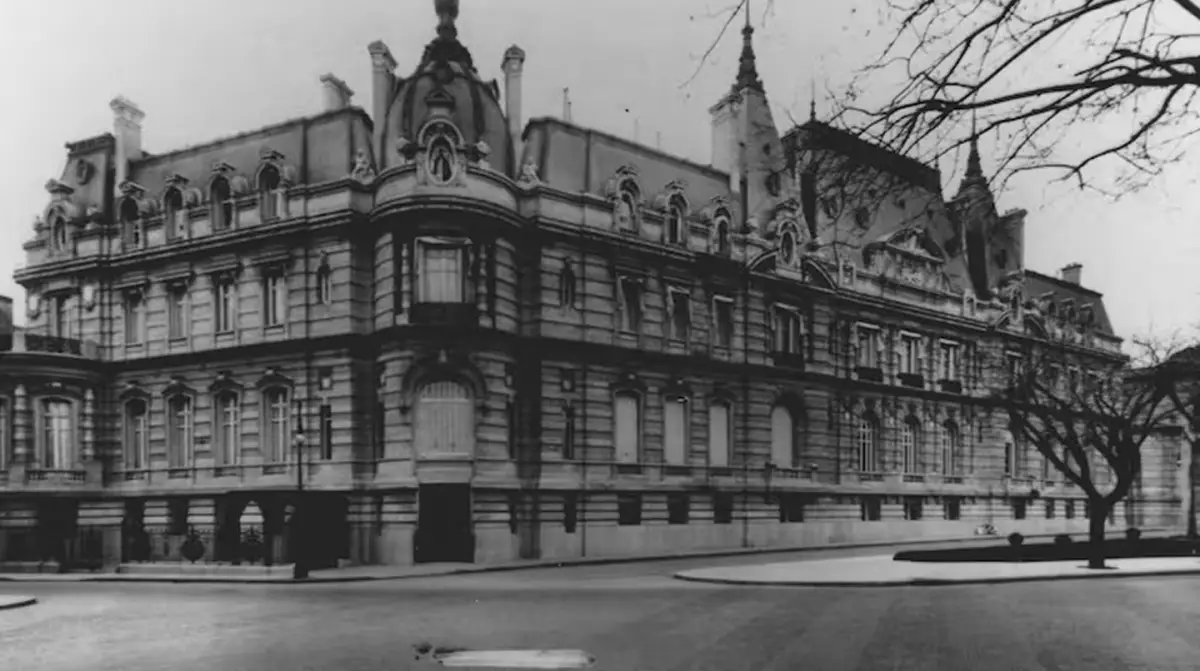 Fachada principal del Palacio Paz. Archivo General de la Nación