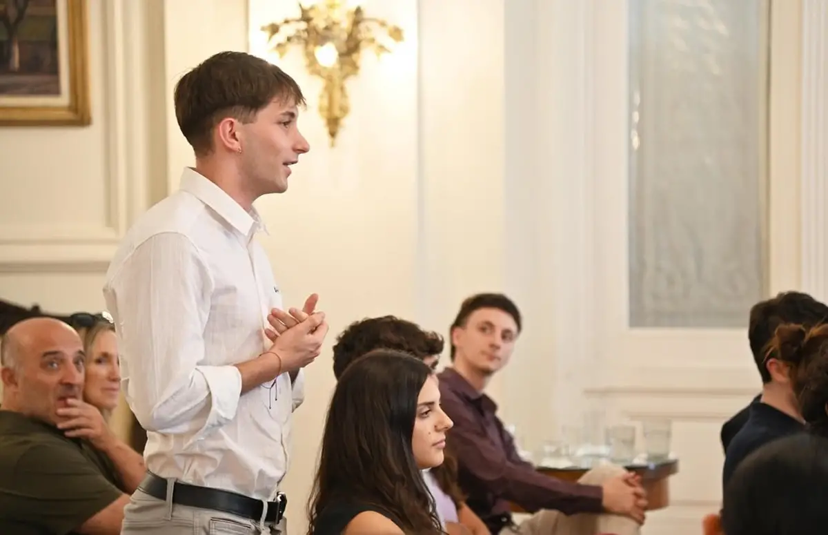 CONVOCATORIA. Jóvenes de entre 18 y 30 años pueden postularse al programa Joven Argentina, un espacio de debate y formación con referentes de distintos sectores del país.