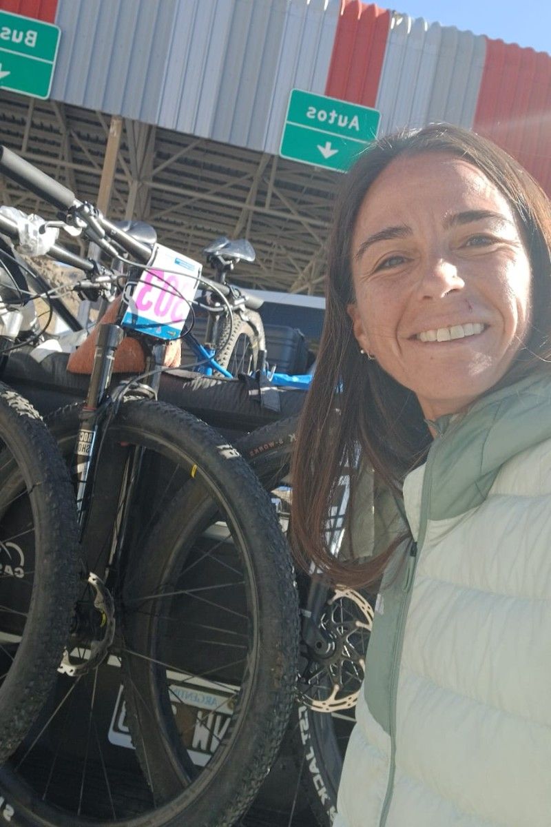 EN LA FRONTERA. Leila Luque antes de cruzar de Chile a la Argentina. 