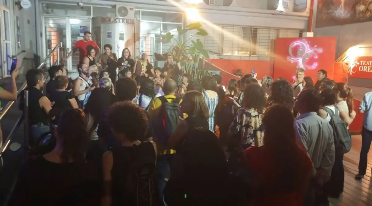 CONCENTRACIÓN. El sábado, artistas reivindicaron a Mercedes Sosa.