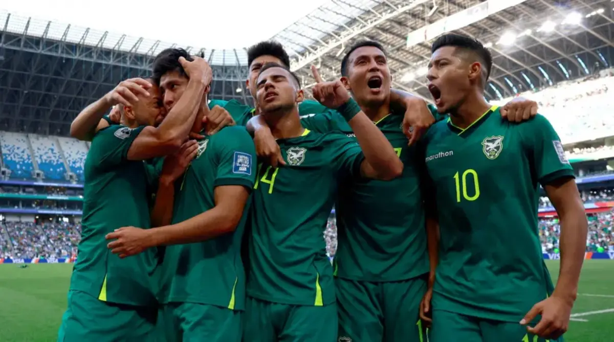 QUIERE HACER HISTORIA. Desde las 0, la selección de Bolivia intentará dar el golpe en México y superar a Irak por un lugar en la próxima copa del mundo.