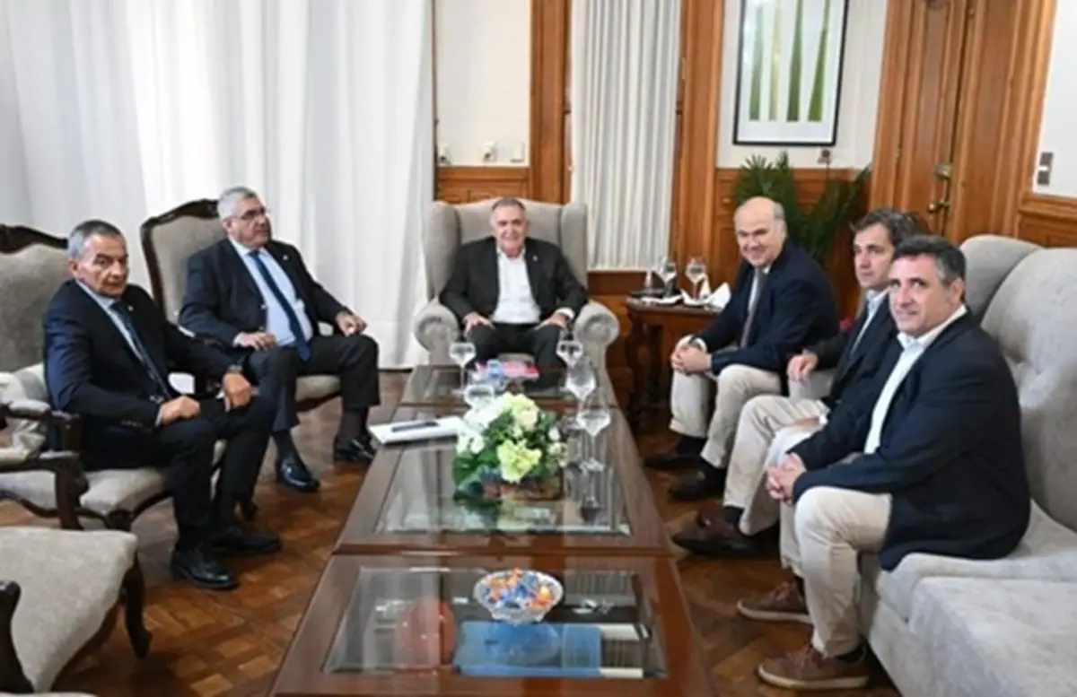 Reunión en Casa de Gobierno. FOTO COMUNICACIÓN PÚBLICA