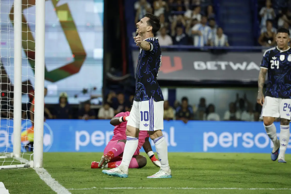 GOLEADA. El equipo de Scaloni se impuso con autoridad ante una frágil Zambia y se marchó con un sólido 5 a 0 en el marcador.