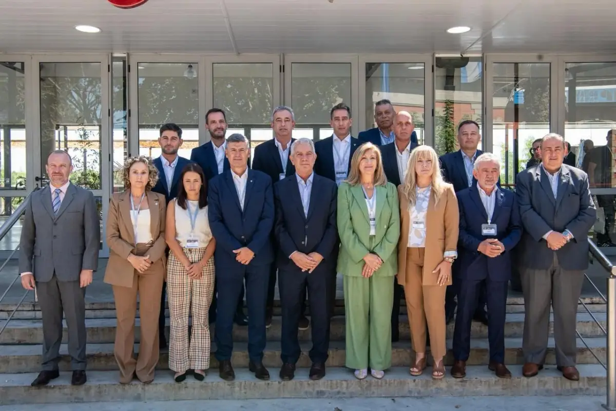 RECURSOS. Chahla e intendentes de todo el país reclamaron al Gobierno de Milei una distribución más equitativa. 