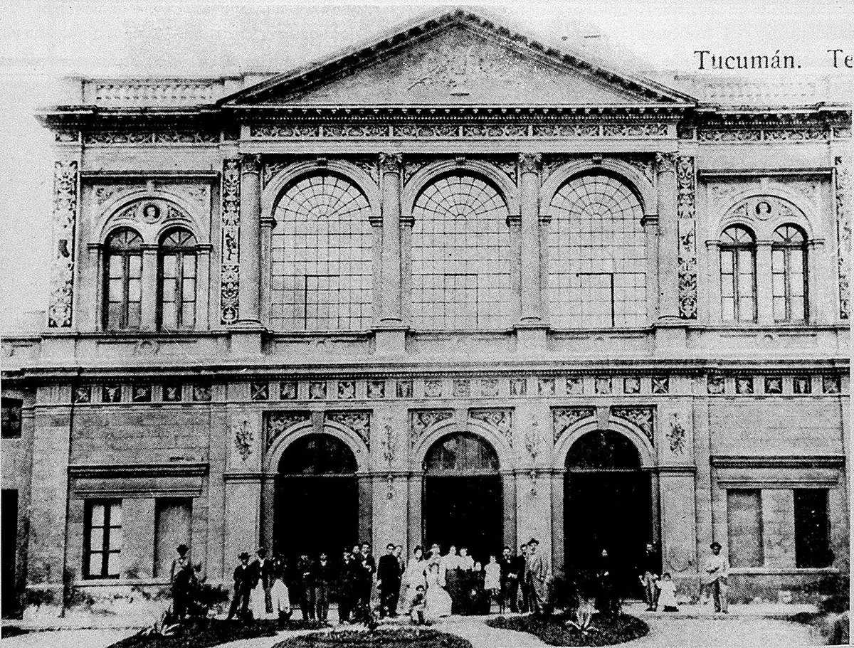 Recuerdos fotográficos: el Teatro Belgrano, corazón cultural de otra época