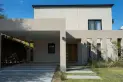 Pileta, cascada y jacuzzi: el detalle de las refacciones que hizo Adorni en su casa del country