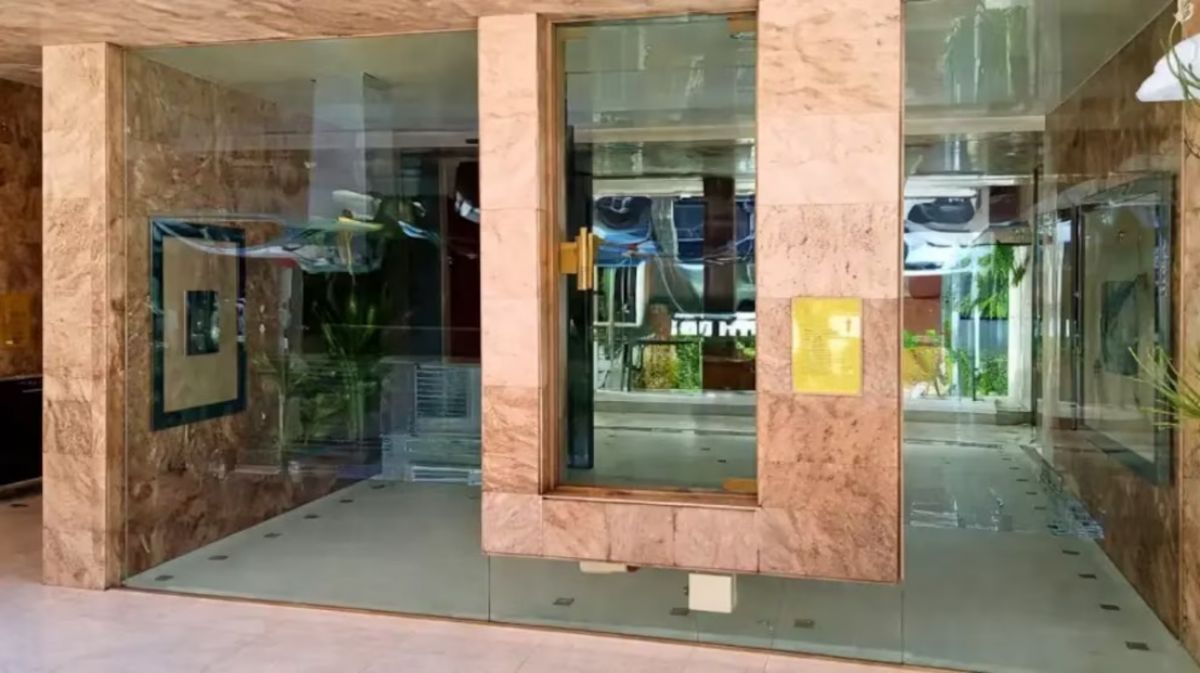 OTRA PROPIEDAD. El frente del edificio de Caballito donde Adorni compró un departamento.