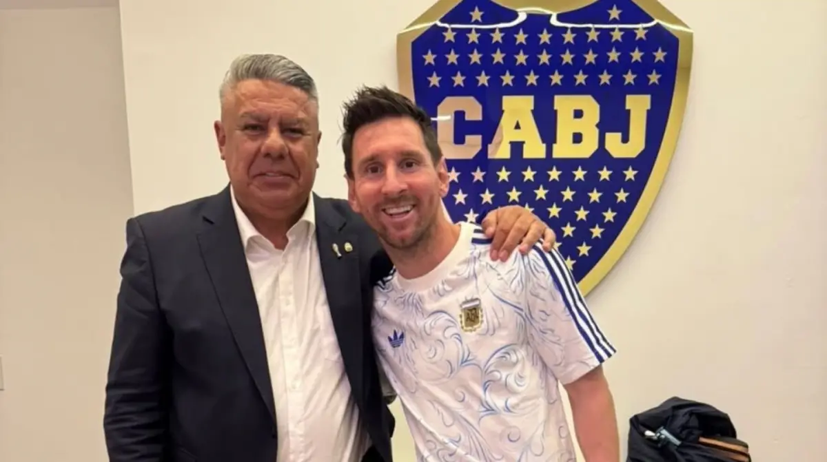 Polémica en la AFA: Chiqui Tapia apeló a la foto con Messi y De Paul para mostrarse fortalecido