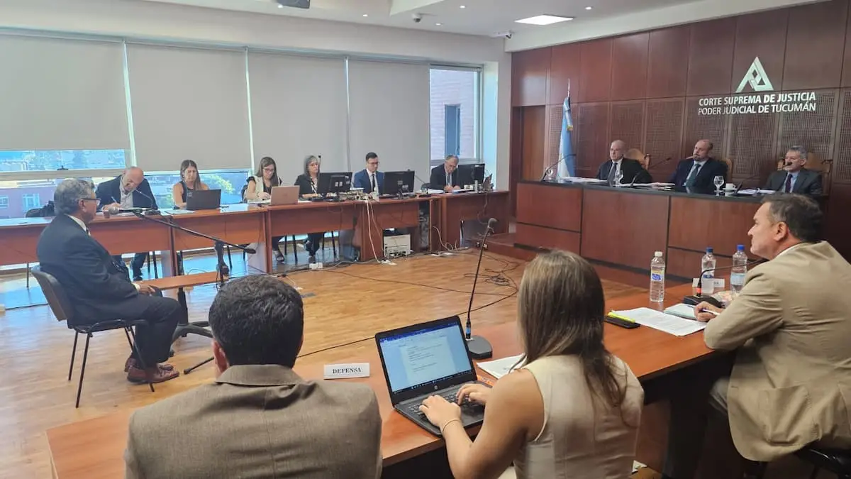 Héctor Rubén Brito declara antes los jueces durante el juicio por la muerte de Paulina Lebbos.