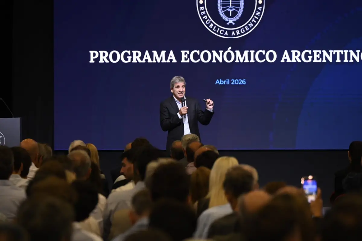 Luis Caputo, en la Bolsa de Comercio de Rosario. FOTO X @BolsaRosario