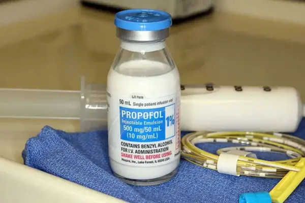 La fiesta del propofol: la trama detrás de la muerte de un anestesiólogo