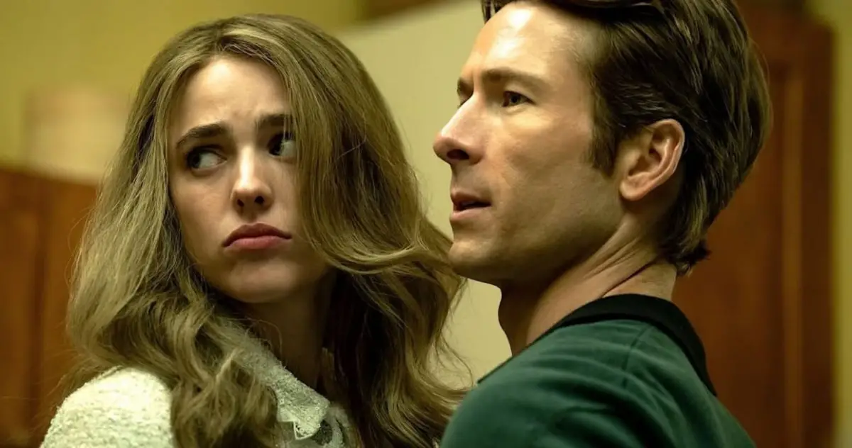 SIN LÍMITES. Margaret Qualley y Glen Powell, en “Jugada maestra”.