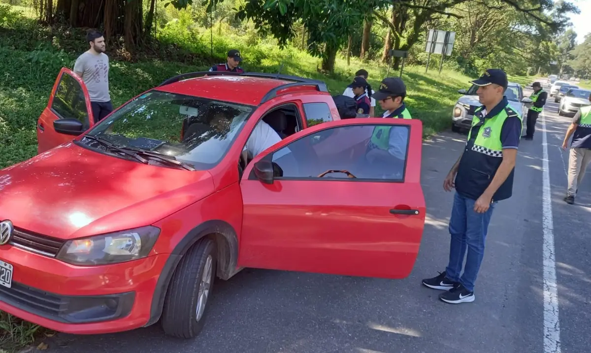 La causa fue encuadrada en infracción a la Ley Nacional N° 23.737 de estupefacientes, con adhesión a la normativa provincial de narcomenudeo