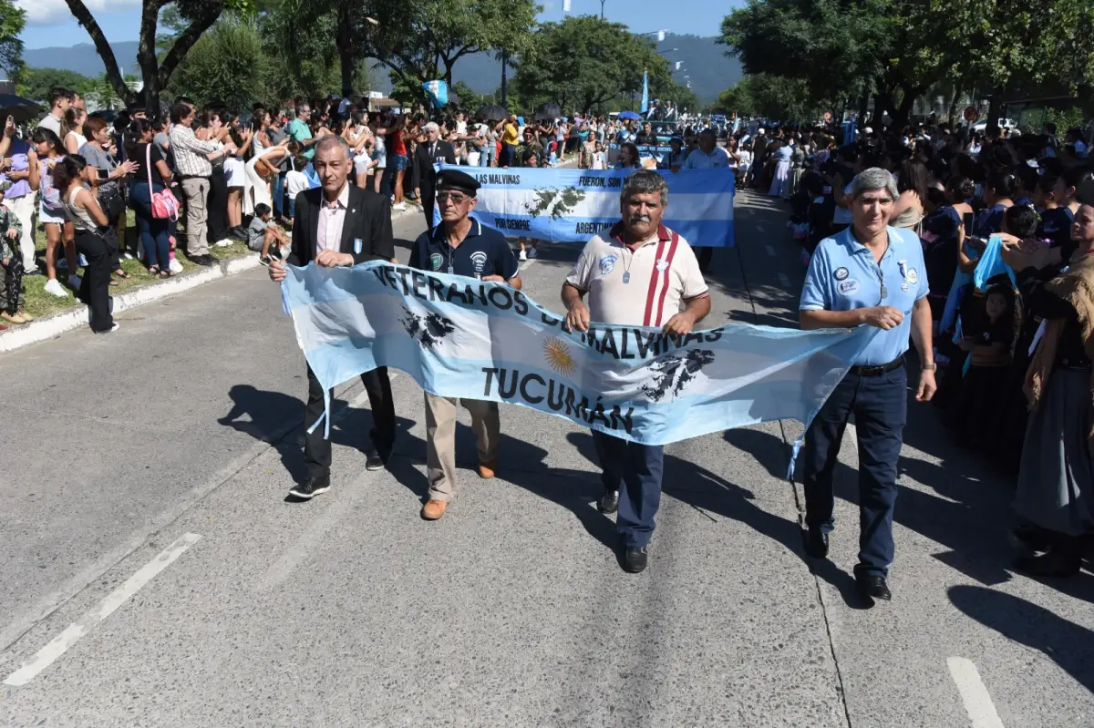 HOMENAJE. Como en cada 2 de abril, en Yerba Buena se conmemoró con un desfile cívico- militar esta fecha llena de recuerdos para los ex combaitientes. LA GACETA/ Foto de Analía Jaramillo