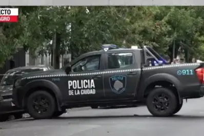 Una policía abrió fuego tras creer que la habían drogado durante un viaje compartido: hay cuatro heridos