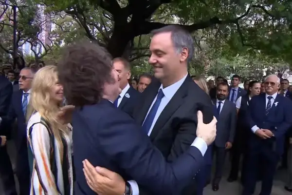 Acto por Malvinas: Javier Milei respaldó a Manuel Adorni en medio de la polémica