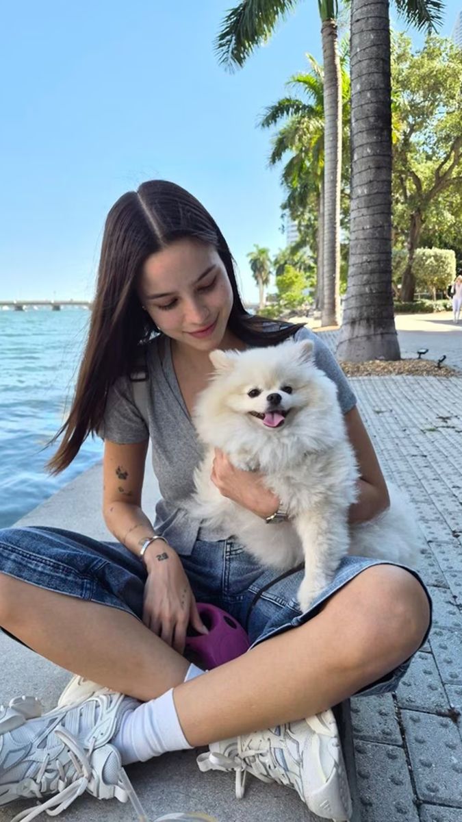 Los posteos de Emilia Mernes minutos antes del descargo de Tini en Tucumán