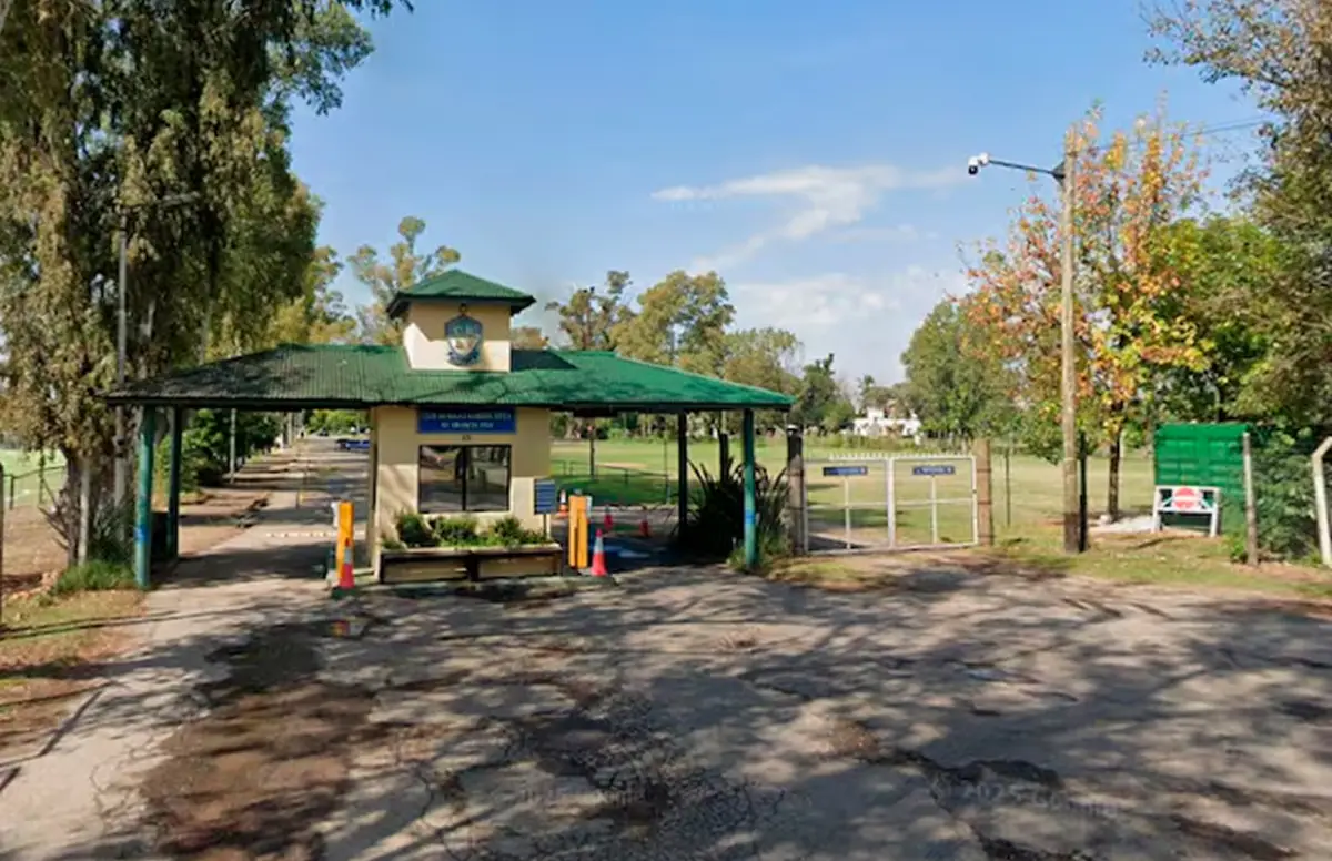 El club Regatas está siendo investigado luego de que se presentará una denuncia por difusión de imágenes sexuales durante una fiesta organizada por los jugadores en las instalaciones del club.