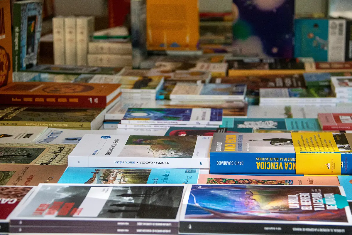 EDUCACIÓN FINANCIERA. Leer sobre finanzas no garantiza resultados inmediatos, pero sí cambia la forma de tomar decisiones. / PEXELS