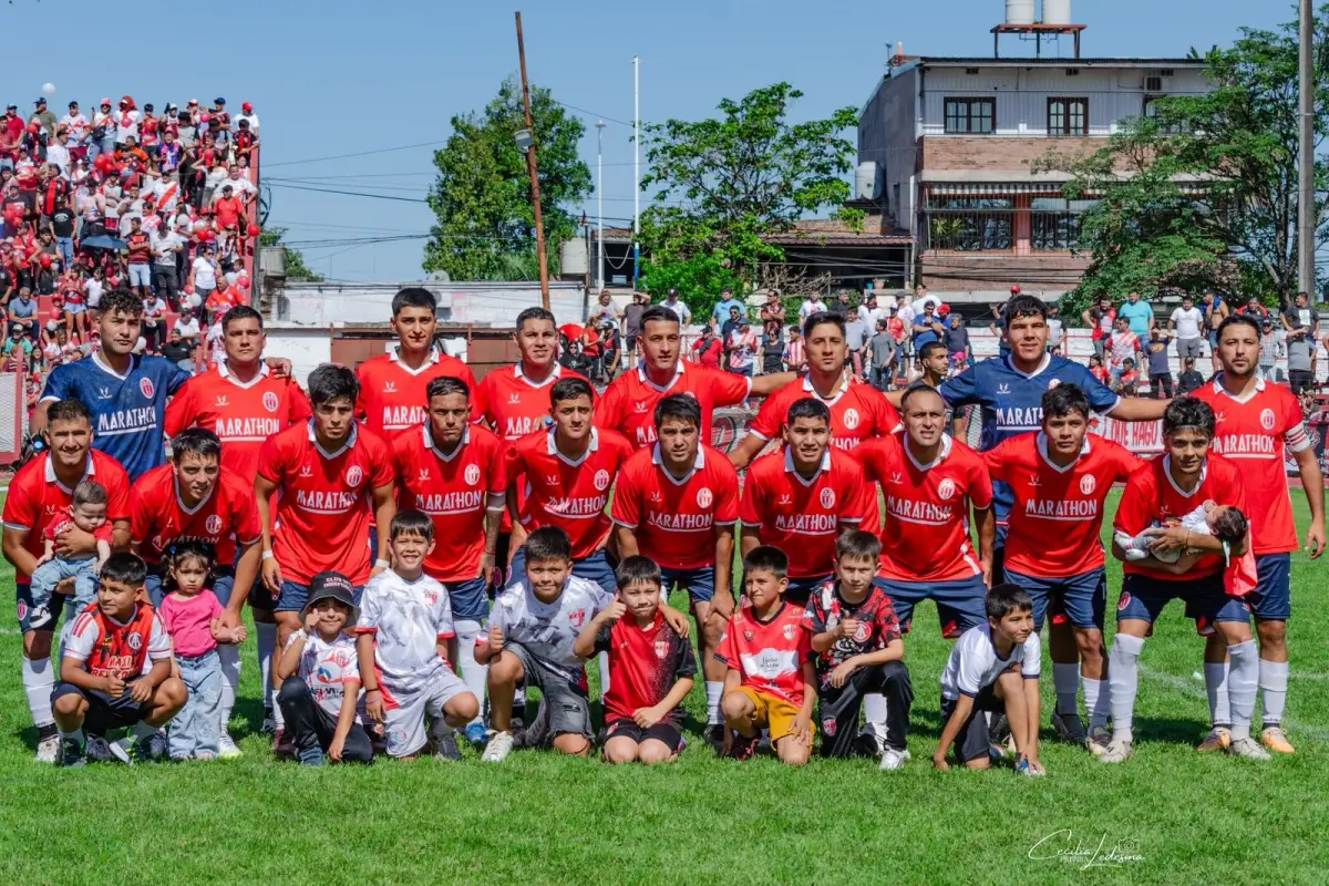SUEÑO TAFICEÑO. Independiente de Villa Dolores es una realidad, y contiene a decenas de niños que sueñan con jugar al fútbol en su barrio.