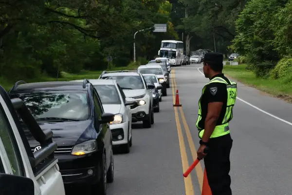 Semana Santa: el tránsito hacia Tafí del Valle se mantiene fluido y sin cortes