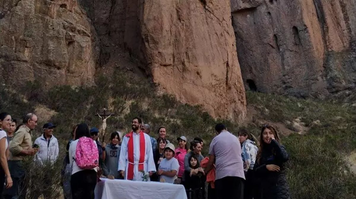 Peregrinación en la peidra volcánica.