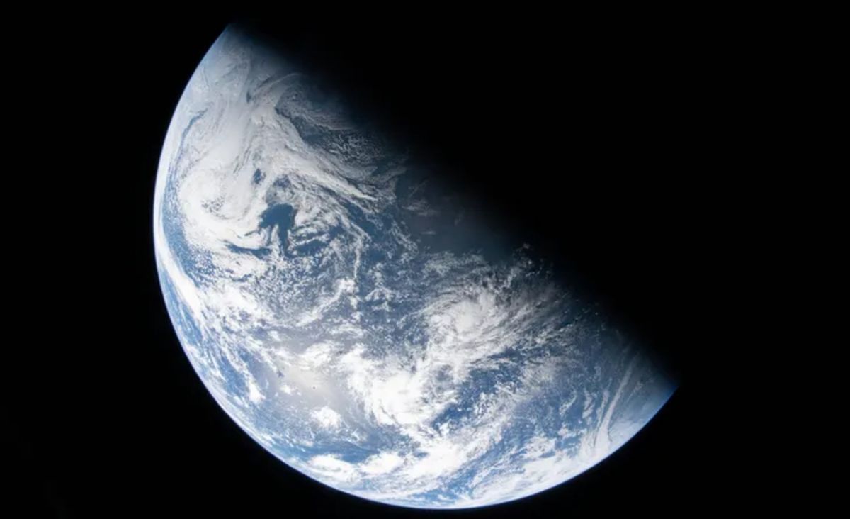 Se conocieron las primeras imágenes de la Tierra tomadas por la misión Artemis II