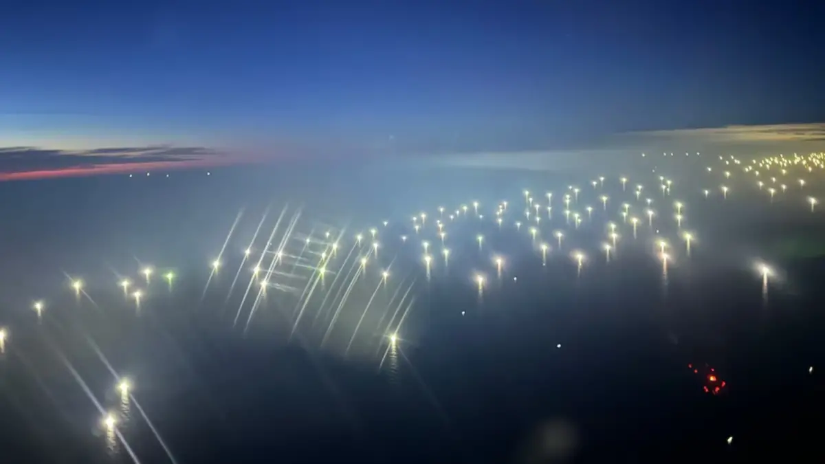 Las imágenes del Artemis revelan la masiva presencia de buques chinos pescando al borde del Mar Argentino