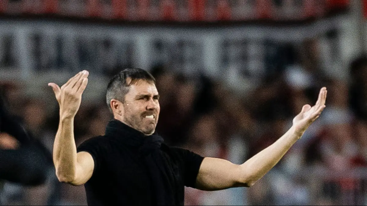 MODIFICACIONES. Eduardo Coudet está obligado a reemplazar a Gonzalo Montiel y Marcos Acuña.