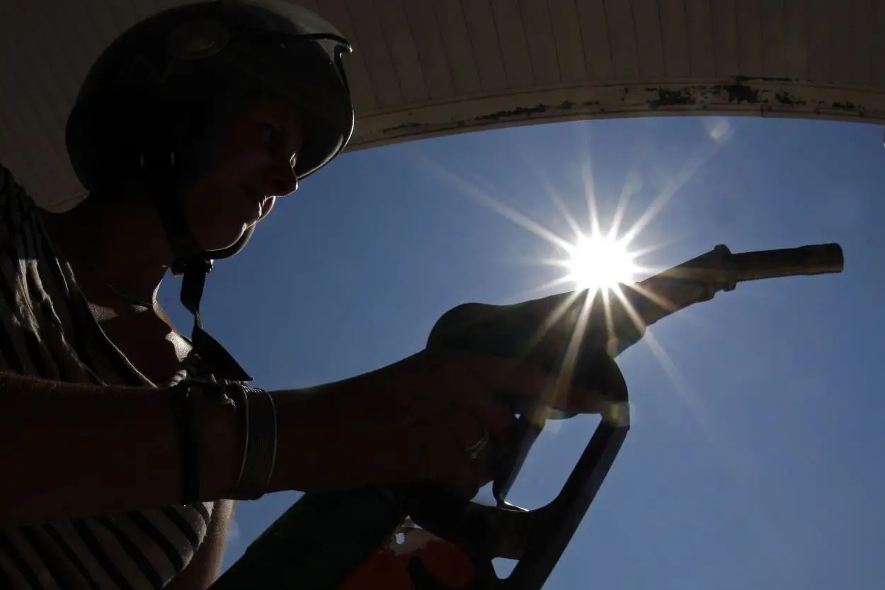 SIN GRANDES VARIACIONES. Petroleras anunciaron cierta estabilidad de los precios del combustible en las estaciones de servicio de todo el país.