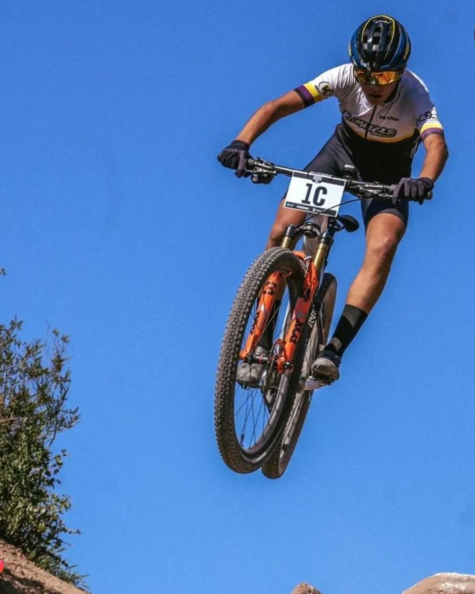 NOTABLE ACCIÓN. Facundo Zotes se consagró campeón Argentino en la especialidad Relevos.