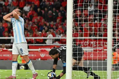 “Irresponsable” y “canchero”: el penal que falló “Maravilla” generó una ola de cuestionamientos en Racing