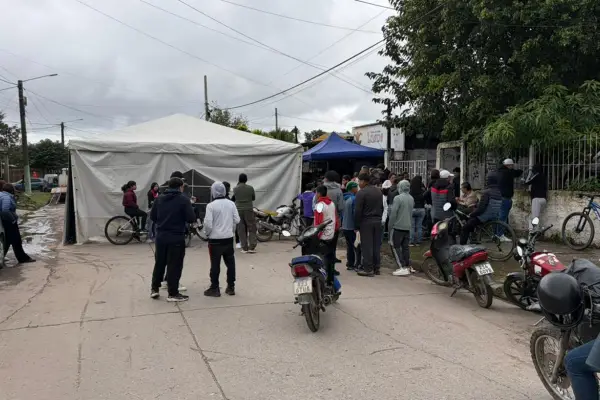 Dolor y reclamos en el velorio del niño de 12 años que murió electrocutado