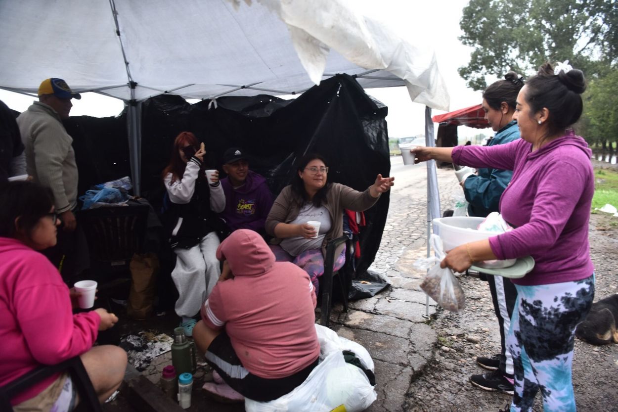 Testimonios tras el temporal en Tucumán: “El agua llegaba al pecho y había que nadar”